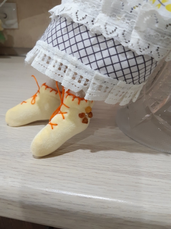 Текстильная кукла тильда  в осеннем наряде