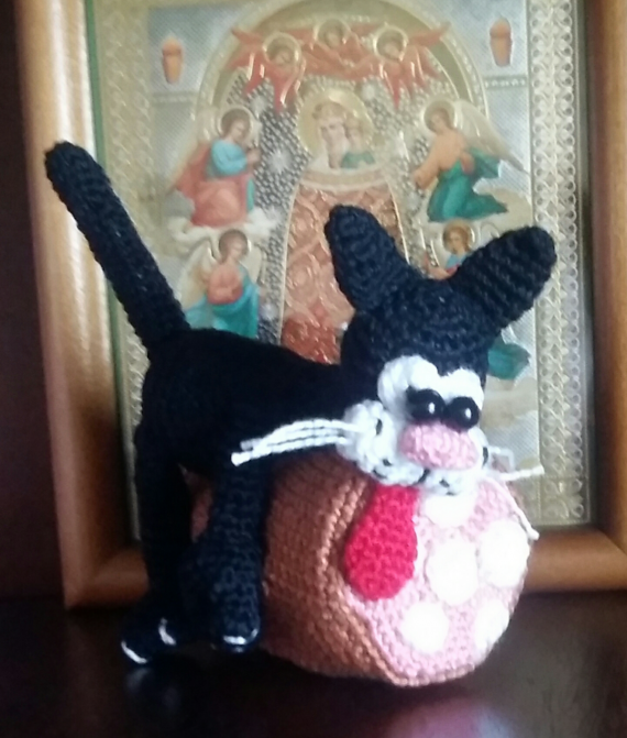 Котик на колбасе