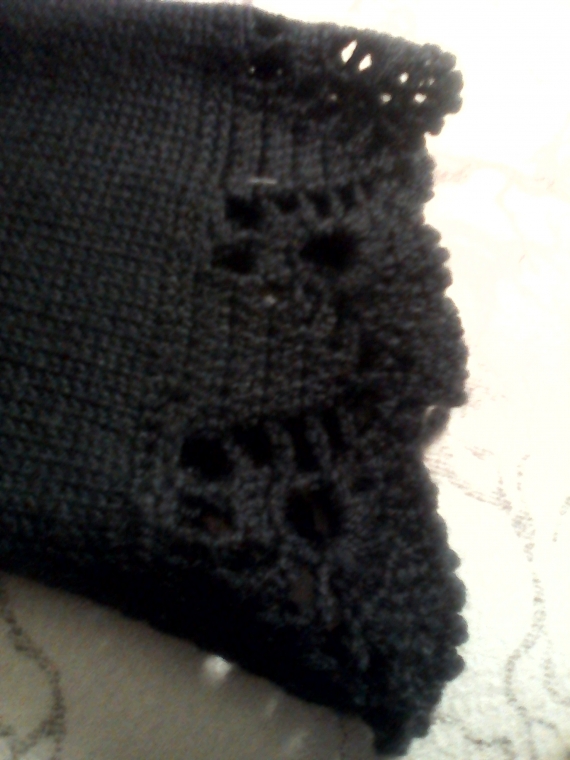 Свитер с вышивкой