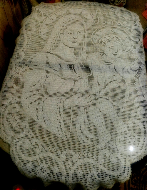 Салфетка-скатерть "Богородица с младенцем Иисусом"