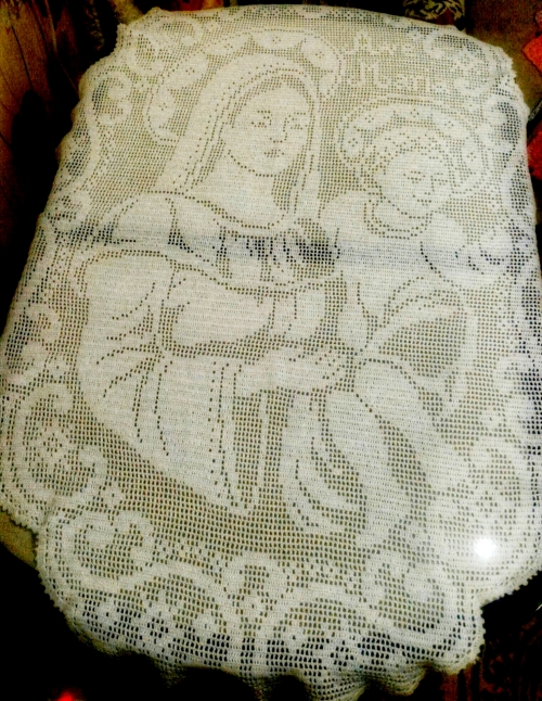 Салфетка-скатерть "Богородица с младенцем Иисусом"