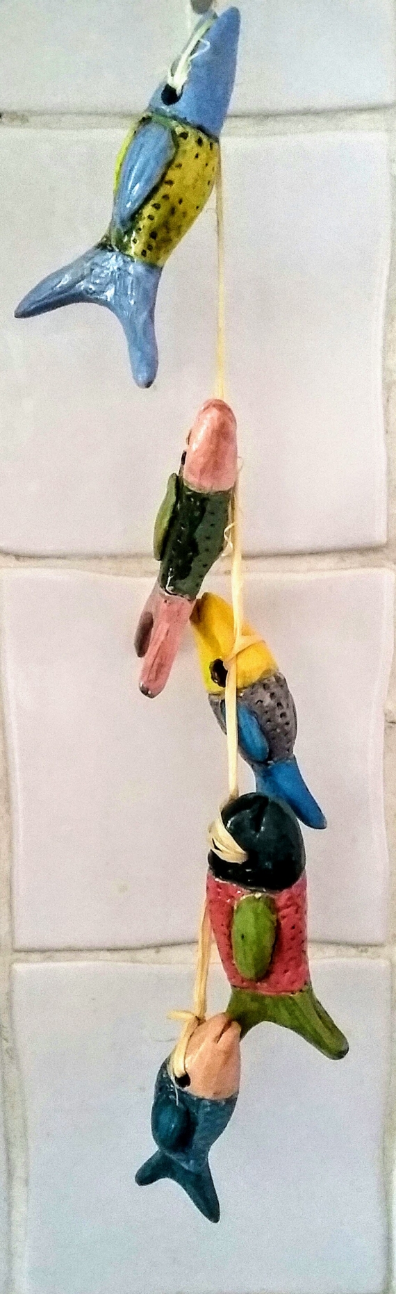 Керамическая вязанка из рыбок