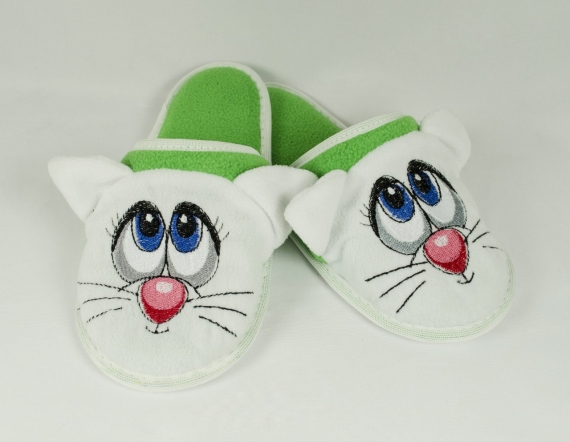 Детские тапочки с вышивкой