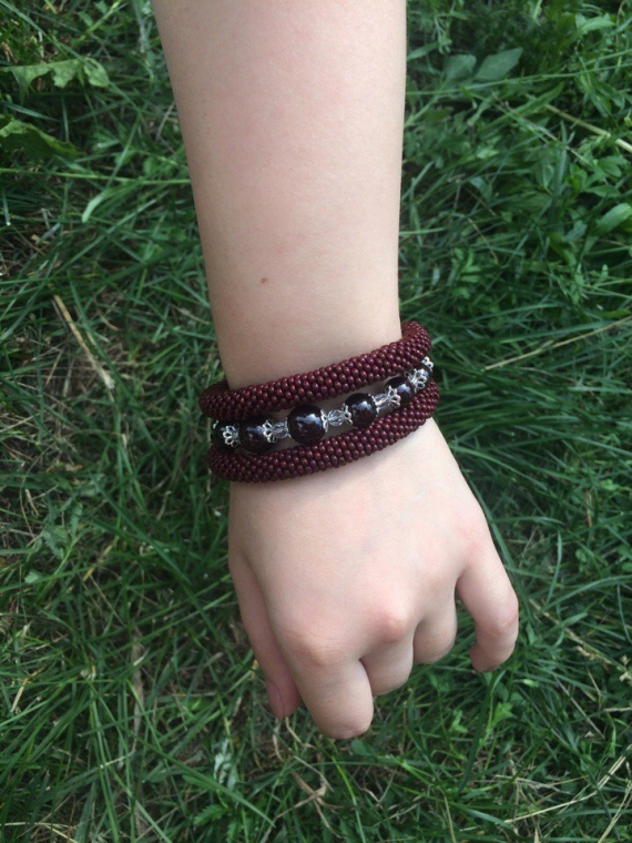 Браслет " Гранат"