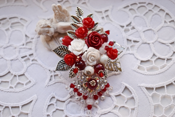 Брошь в технике авторского плетения "Жозефина"