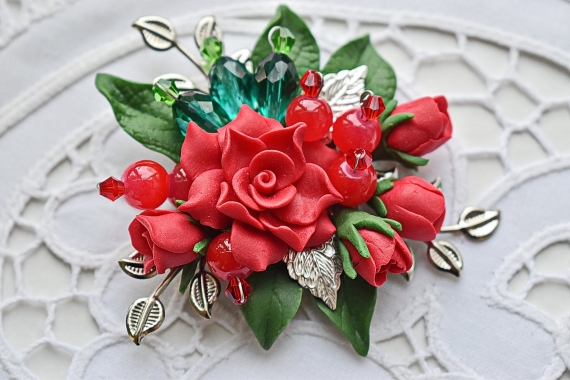 Брошь в технике авторского плетения "О, роза красная..."