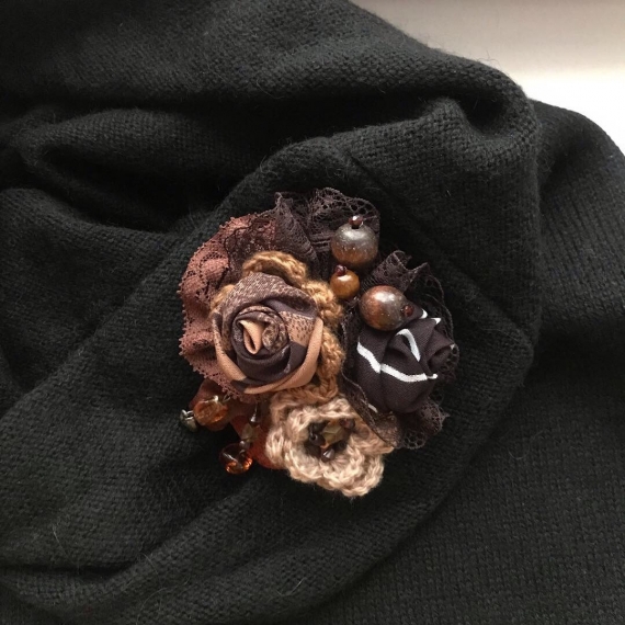 Брошь в стиле бохо