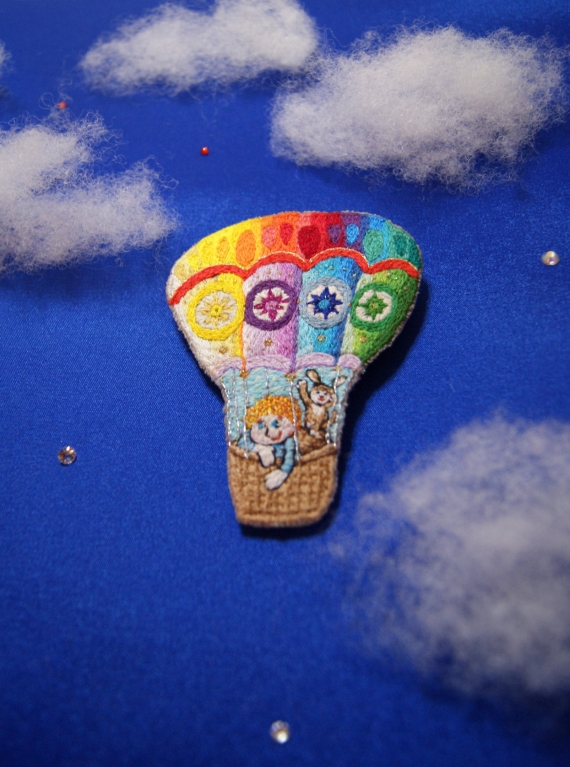 Брошь  "Воздушный шар"