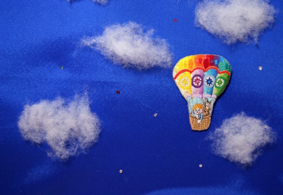 Брошь  "Воздушный шар"