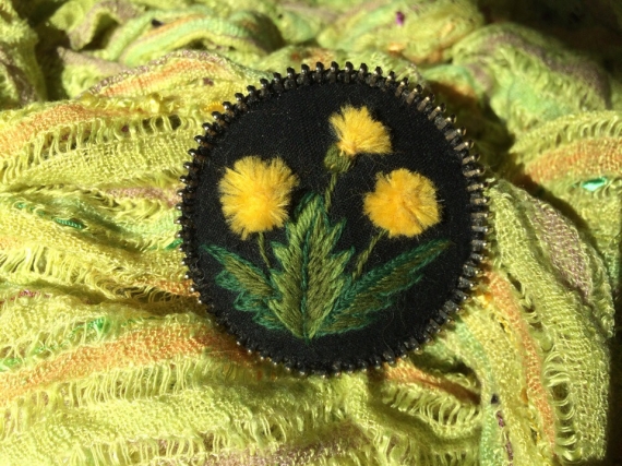 Брошь Одуванчики