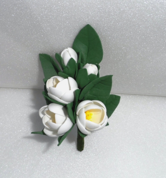 Брошь- веточка жасмина из фоамирана