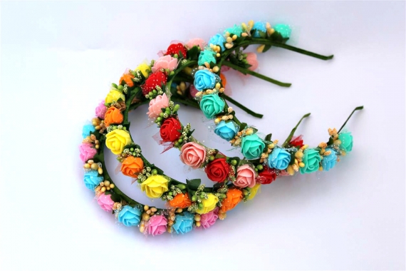 Ободок с цветами.