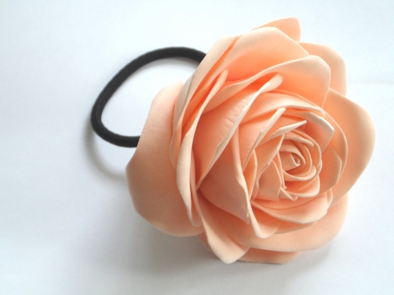 Резинка для волос Роза из фоамирана