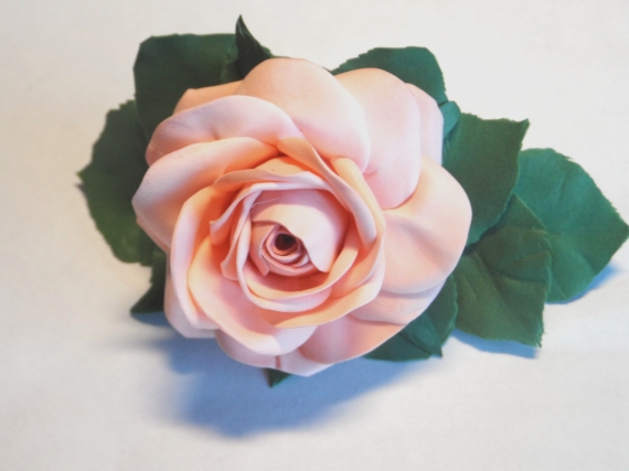 Заколка-автомат с маленькой розой