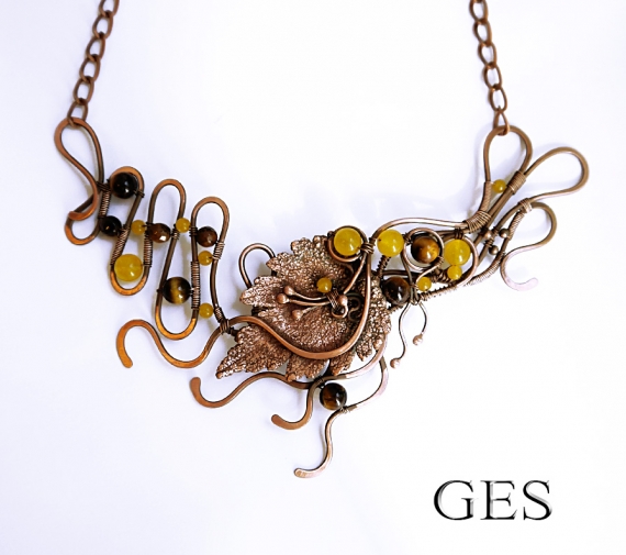 Колье " Осенний вальс"