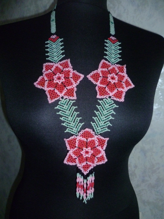 Колье-гердан "Цветы уичоль"