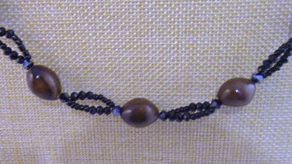 Бусы "Лесной орешник" из деревянных бусин