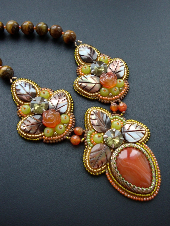 Колье "Принцесса Шиповник"