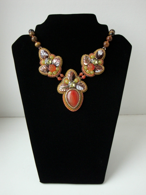 Колье "Принцесса Шиповник"