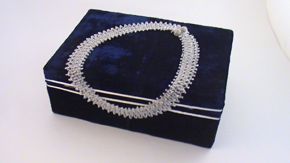 Колье "Северное сияние", плетеное из гематита и бисера