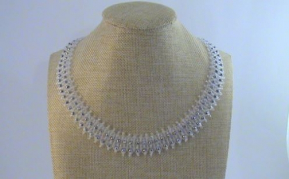 Колье "Северное сияние", плетеное из гематита и бисера