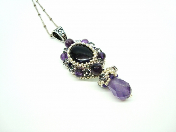 Серебряный кулон из бисера с аметистом и Сваровски