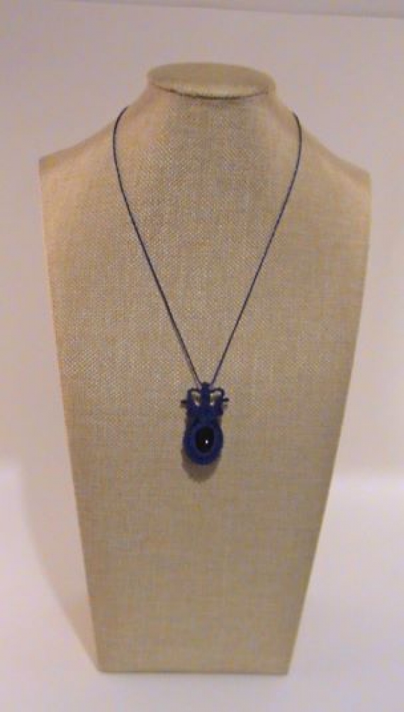 Кулон "Маленький принц" из Агата, плетеный в технике макраме