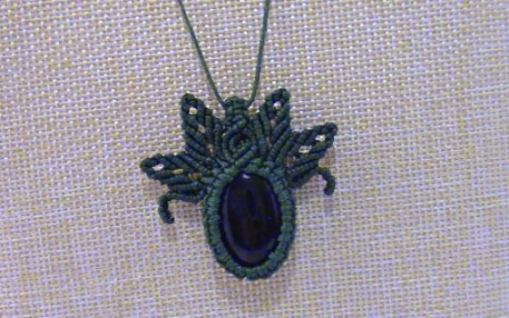 Кулон "Зеленая магия" из Агата, плетеный в технике макраме