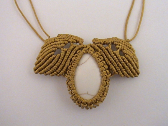 Кулон "Листопад" из Агата, плетеный в технике макраме