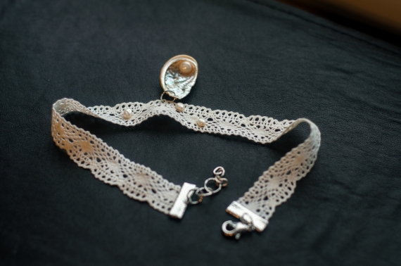 Кружевной чокер.