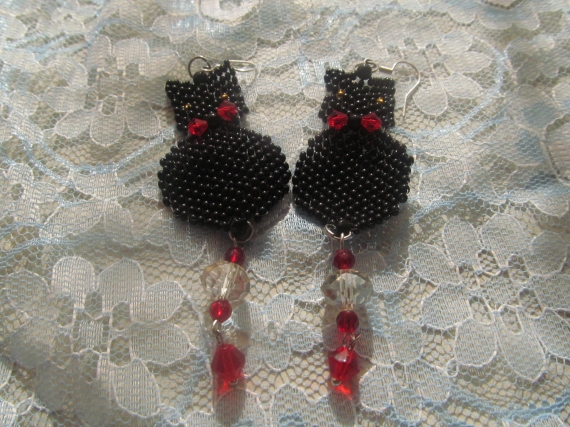 Серьги Черный котик с бусинами