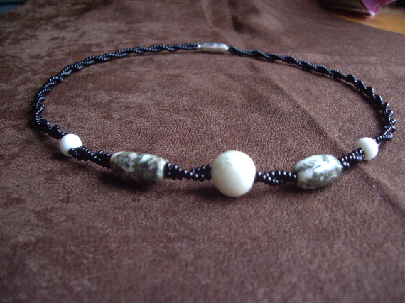 Мужской чокер с бусинами агата