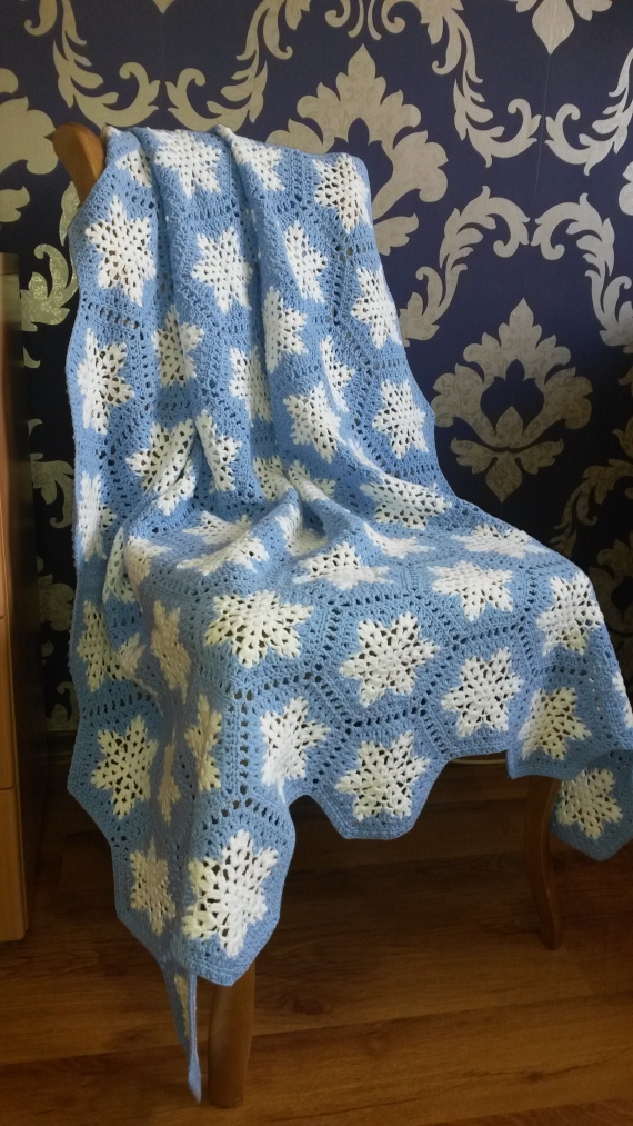 Плед-покрывало вязанный "Зимняя сказка"