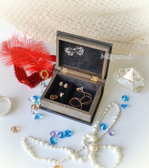 Шкатулка-книжка "Карнавал" .