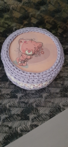 Корзинка "Котенок с букетом"