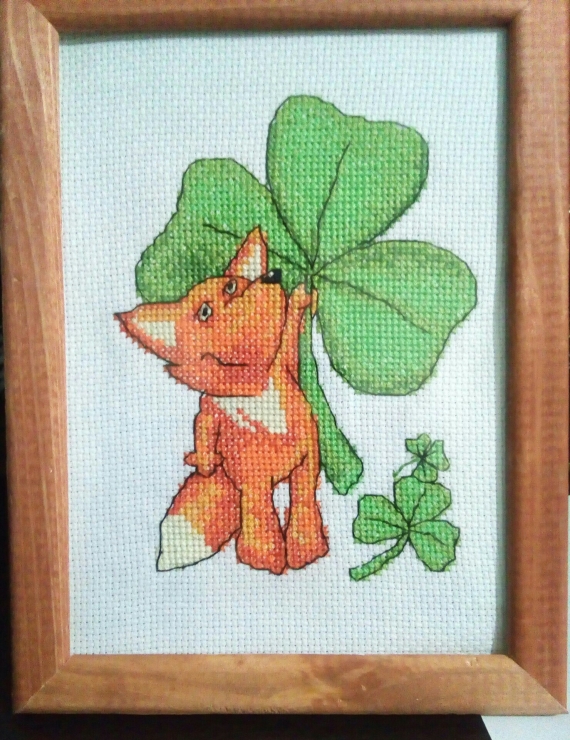 Лисенок с клевером