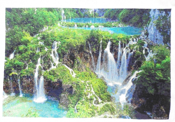 Вышитая картина "Плитвицкие водопады"