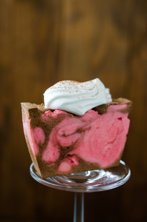 Мыло ручной работы "Клюквенный пломбир"