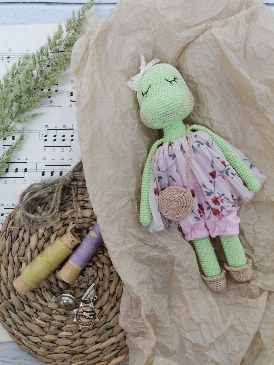 Вязаная лягушка