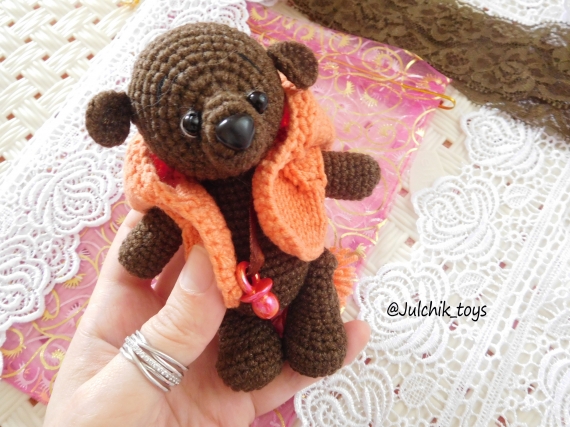 Вязаный мишка