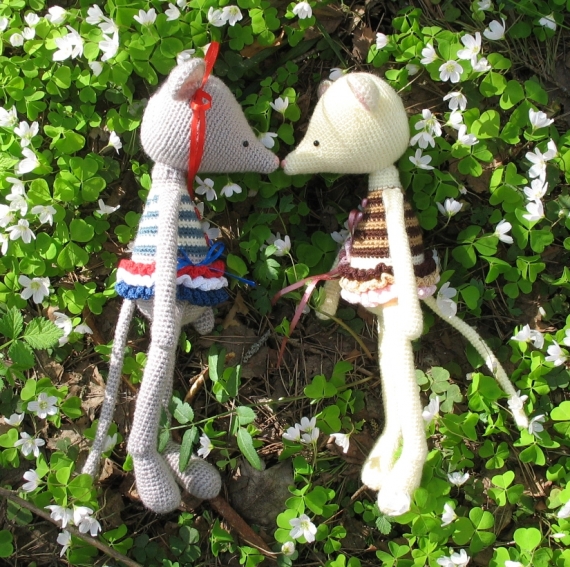 Мышка белая