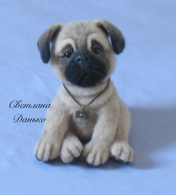 Щеночек мопс.