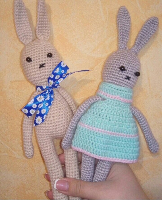 Милая парочка заек