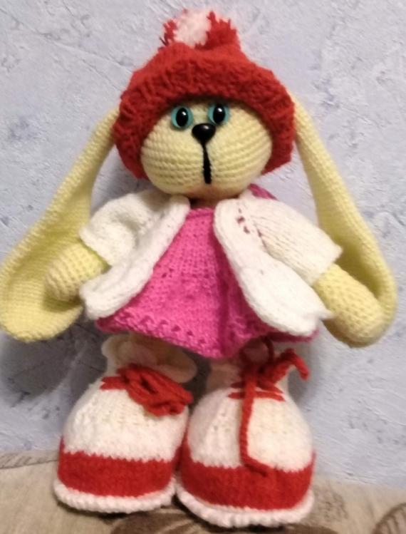 Зайка из шерсти