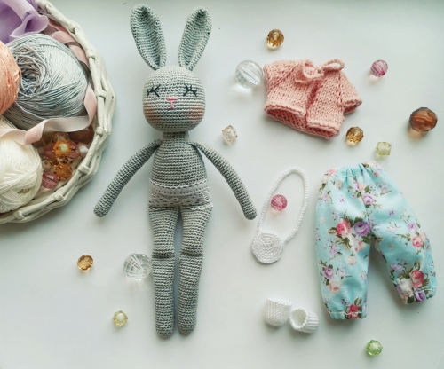 Вязаный зайчик