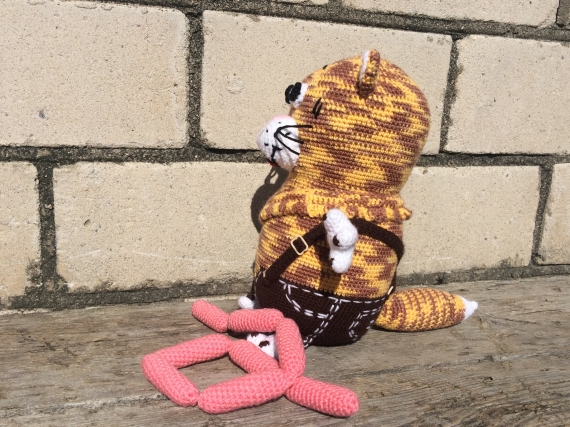 Вязаная игрушка кот Василий