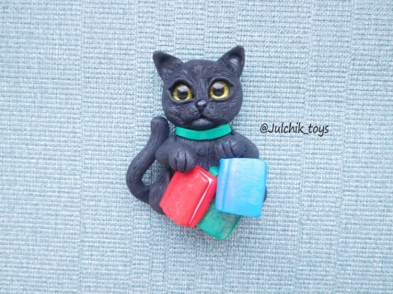 Магнит на холодильник