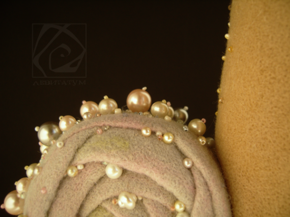 Кукла Жемчужная Улитка, сухое валяние из шерсти