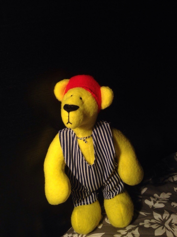 Желтый мишка ручной рабты