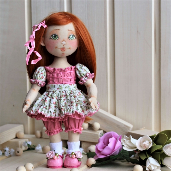 Куколка коллекционная текстильная Сонечка
